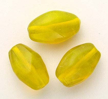10 x Twisted Oval Glass Beads ~ 20mm ~ Transparent Lemon