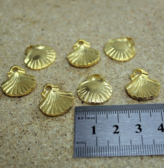 19x17mm Gold Plate Shell Charm-Pendant