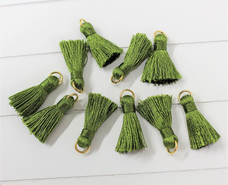 1 x Nylon Tassel Pendant with Jumpring ~ 30mm ~ Olive Green