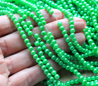 4mm Round Glass Pearls ~ Fresh Green ~ approx. 200 beads / strand