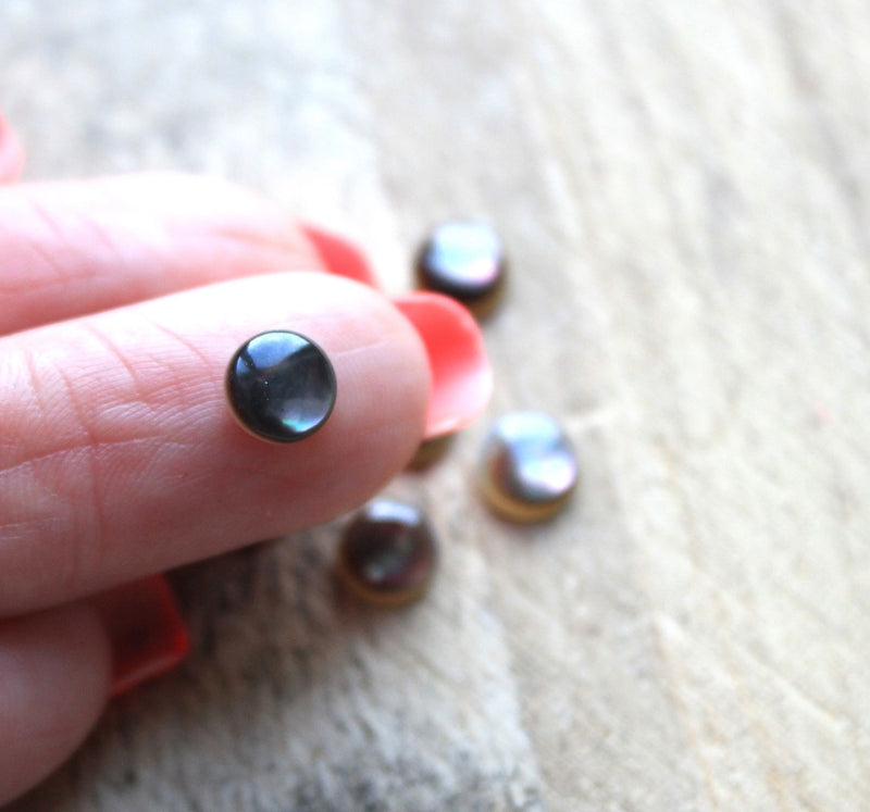 The Bead Store 6mm Mother of Pearl Black Lip Cabochon 