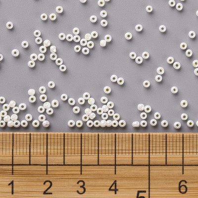 The Bead Store Size 11/0 FGB Seed Beads Creamy White 20 grams