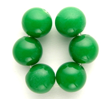 20 x Round Glass Beads ~ 12mm ~ Shamrock Green