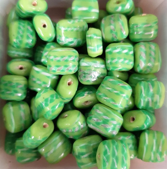 20 x Twisted Ribbon Glass Beads ~ Square ~ Green
